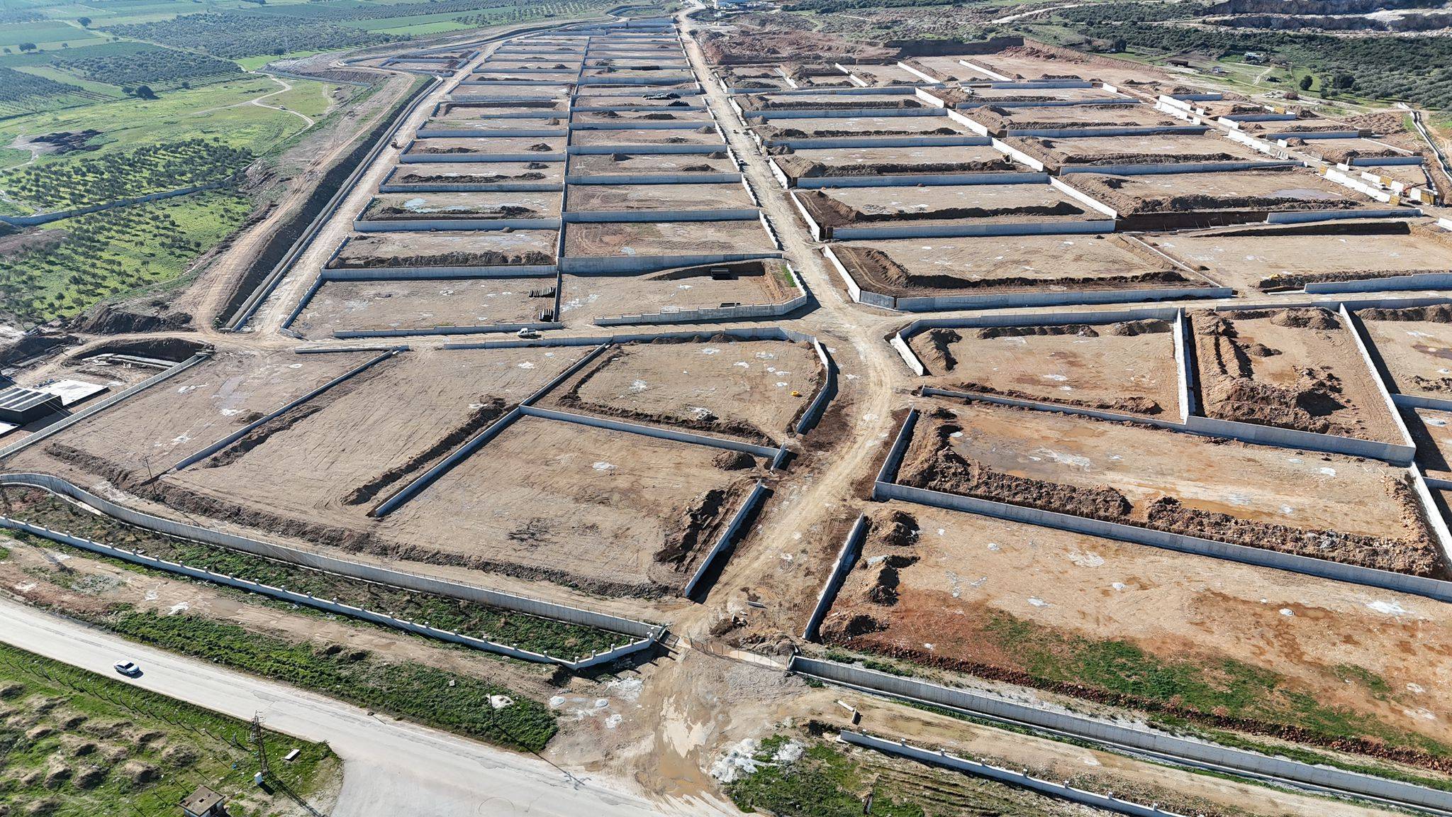 İzmir ili Torbalı ilçesi Torbalı Karma ve Mobilya Organize Sanayi Bölgesi’nde yapılacak    1.Etap Altyapı Yapımı (OSB saha kazı-dolgu, saha içi imar yolları kazı-dolgu, kısmi OSB dış duvarları, dere ıslahı ve menfezleri yapım) İşi.